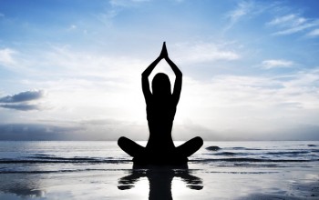 Hướng Dẫn Chi Tiết Cách Ngồi Thiền Yoga Đúng Cách Cho Người Mới Bắt Đầu