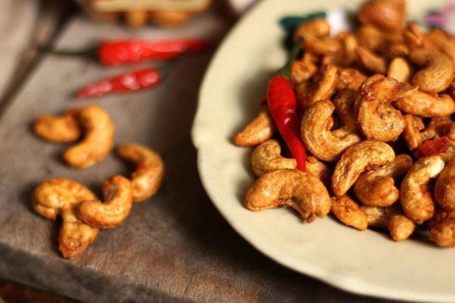 Hạt Điều Tỏi Ớt – Sự Kết Hợp Tinh Tế Giữa Vị Bùi Béo và Cay Nồng